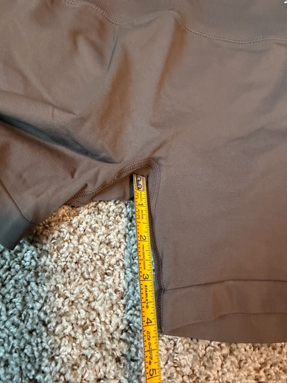 DFYNE active shorts - Picture 9 of 9